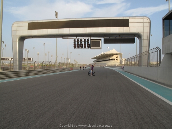 YAS Marina Circuit - by Bike - 10