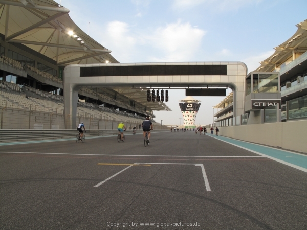 YAS Marina Circuit - by Bike - 17