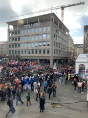 Rosenmontag-2023-Koeln-010