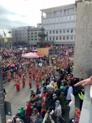 Rosenmontag-2023-Koeln-032