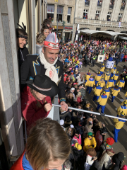 Rosenmontag-2023-Koeln-040