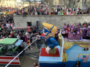 Rosenmontag-2023-Koeln-074