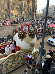 Rosenmontag-2023-Koeln-084