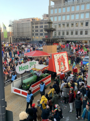 Rosenmontag-2023-Koeln-087